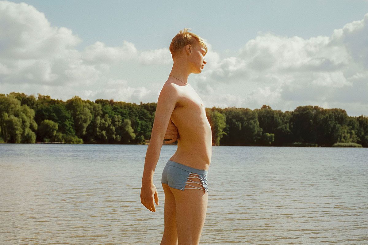 Niv_Shank_1127_Attitude_magazine_film_Berlin_By_The_Lake_series.jpg