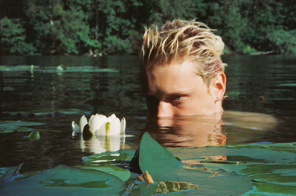 Niv_Shank_1108_film_Berlin_By_The_Lake_series_BOYS!_BOYS!_BOYS!_magazine.jpeg