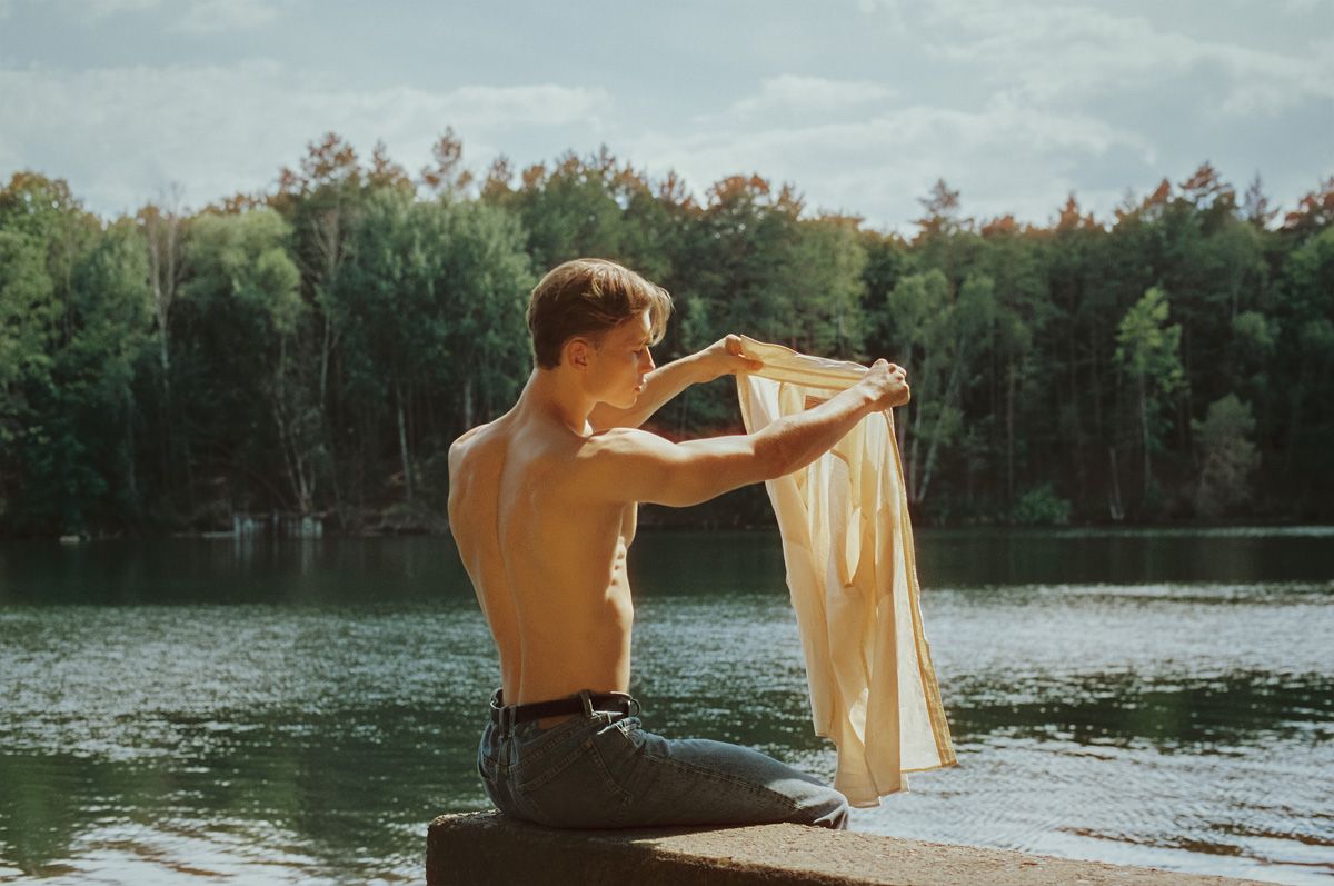 Niv_Shank_1153_film_Berlin_By_The_Lake_series_CAP74024_magazine.jpeg