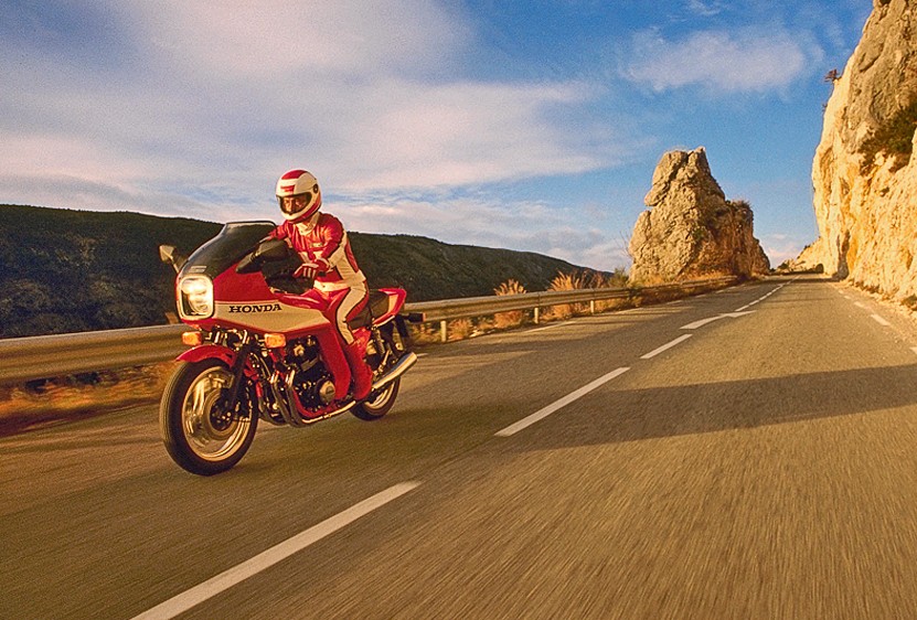 H O N D A  M O T O R C Y L E  # 2  - G E R M A N  M A G A Z I N E