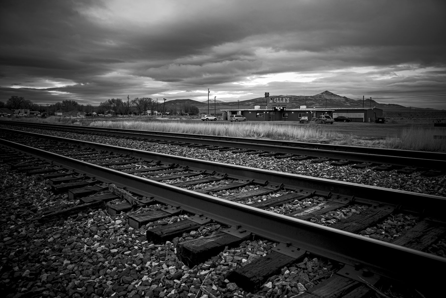 BELLAS HACIENDA RANCH © Victory Tischler-Blue.jpg