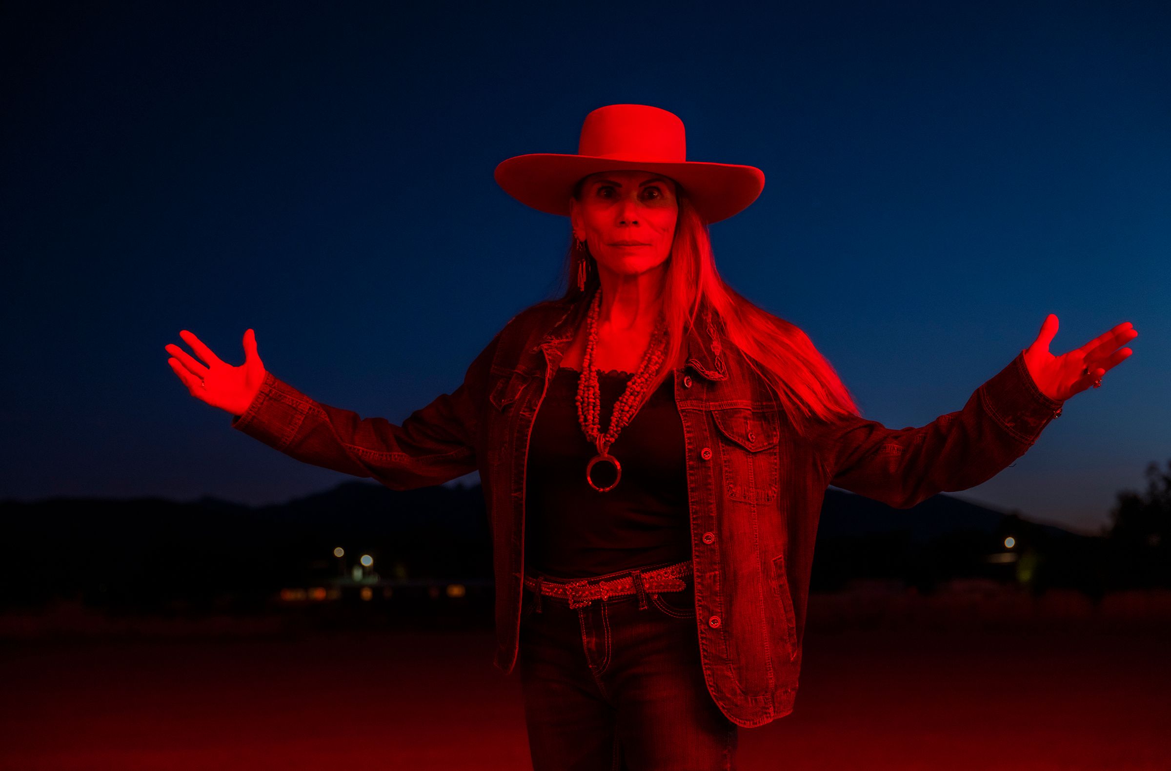 L1070371 BELLA RED AND BLUE 01_VAI copy.jpg