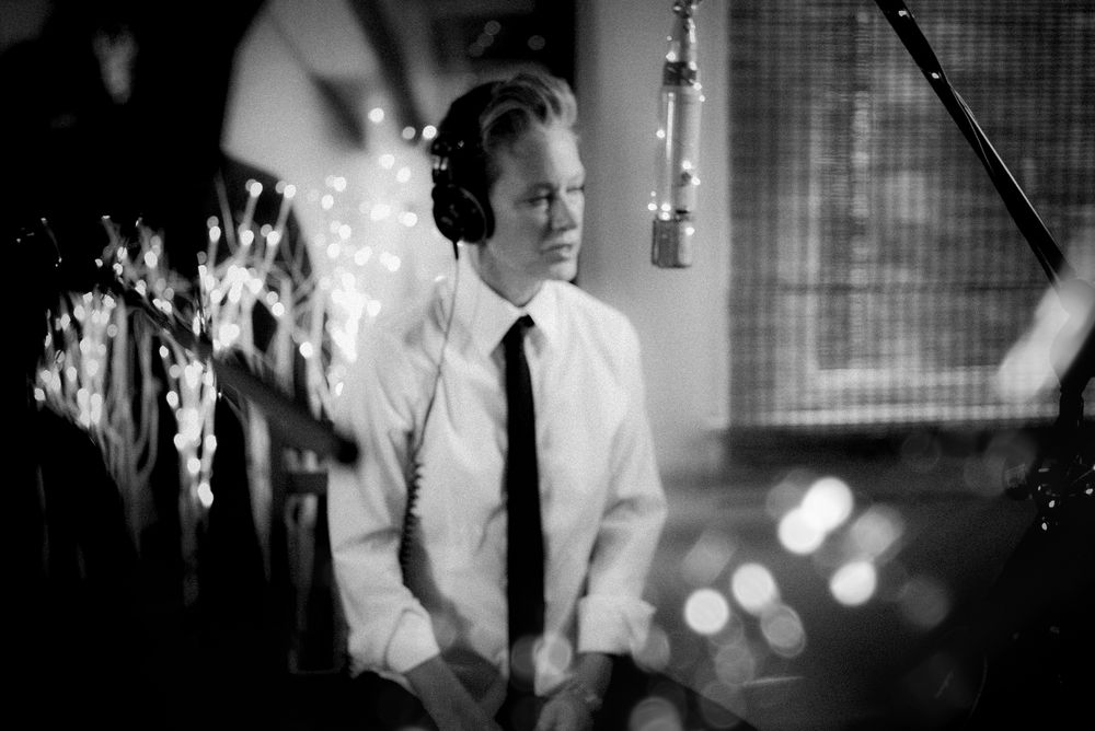 L1001487 SL CHRONICLES MIC 01.jpg