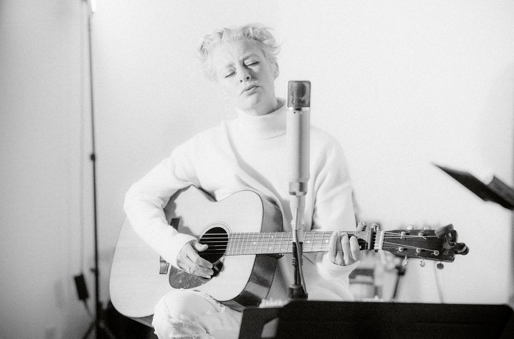 L1004663 SHELBY WHITE 01 copy.jpg