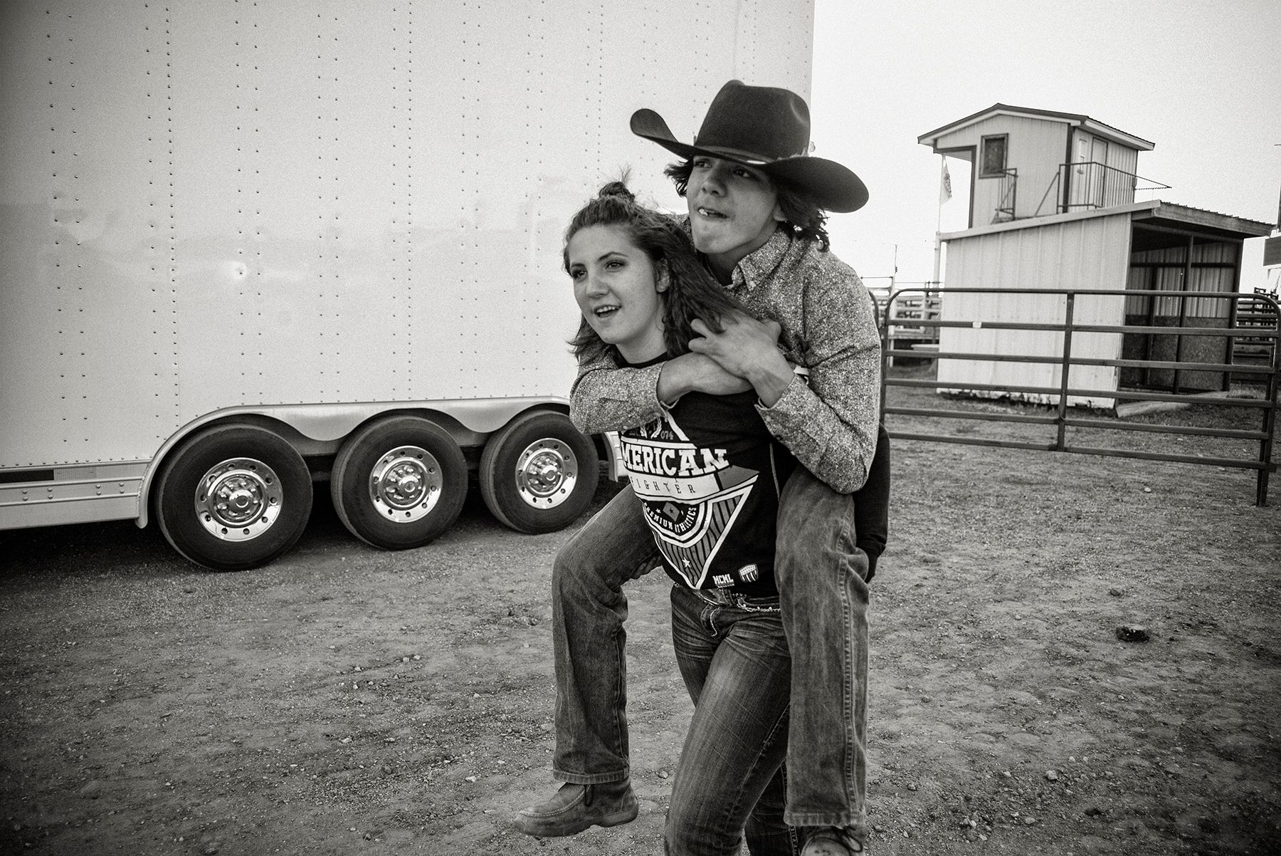 L1004065 BEN JESSI 02 MONOCHROM.jpg