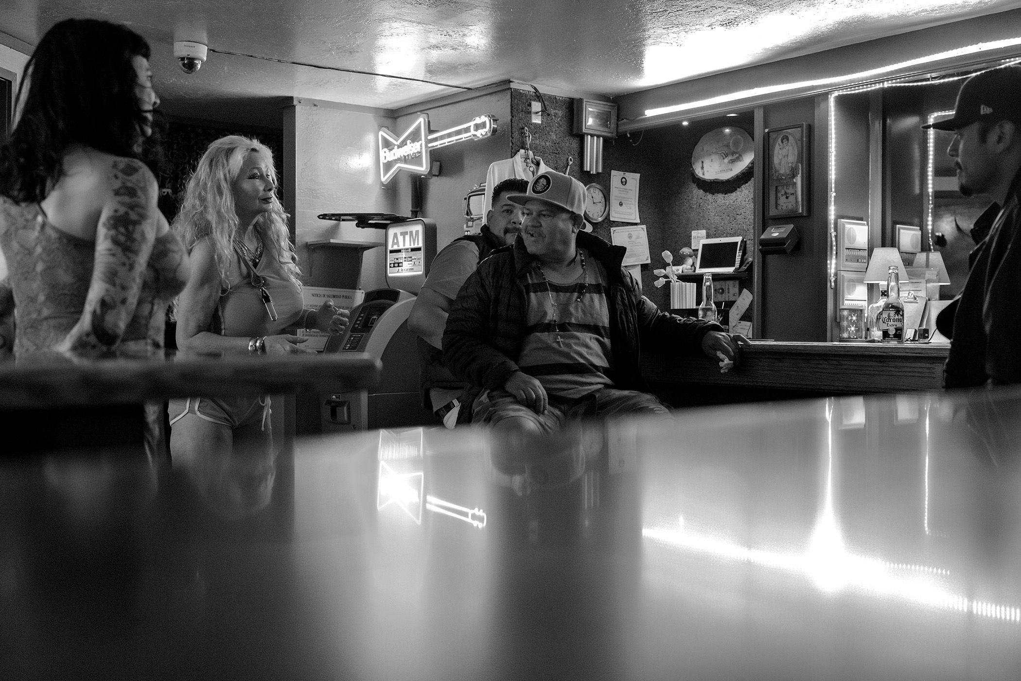 L1060697 BOBBIE KACEY BAR MEN 02 5x7.jpg