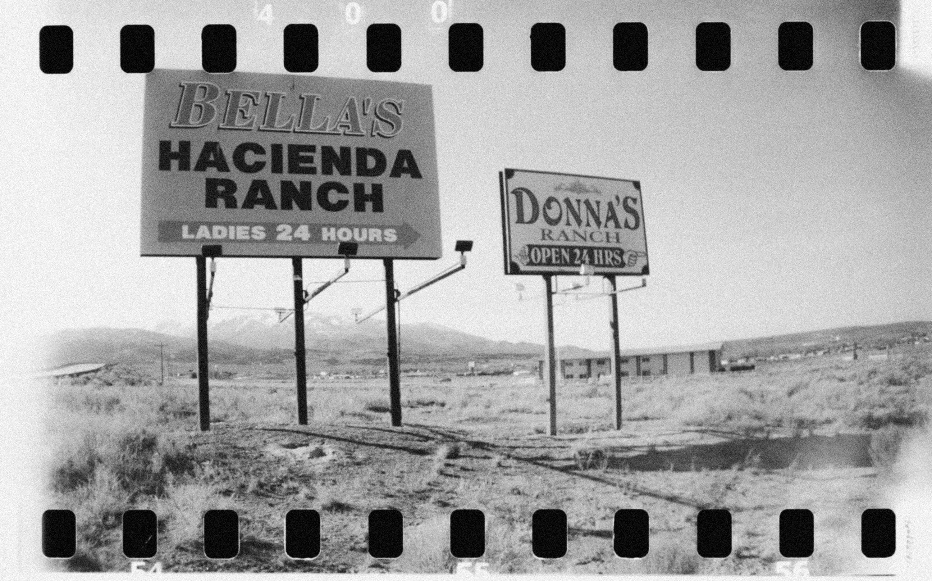 L1030506 SPROCKET BELLAS HWY SIGNAGE 01-2 copy.jpg