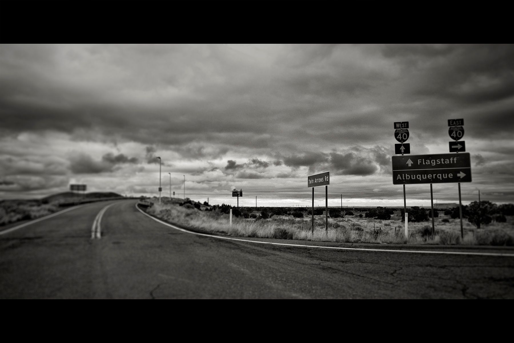 TWIN ARROWS ROAD SIGN 01.jpg