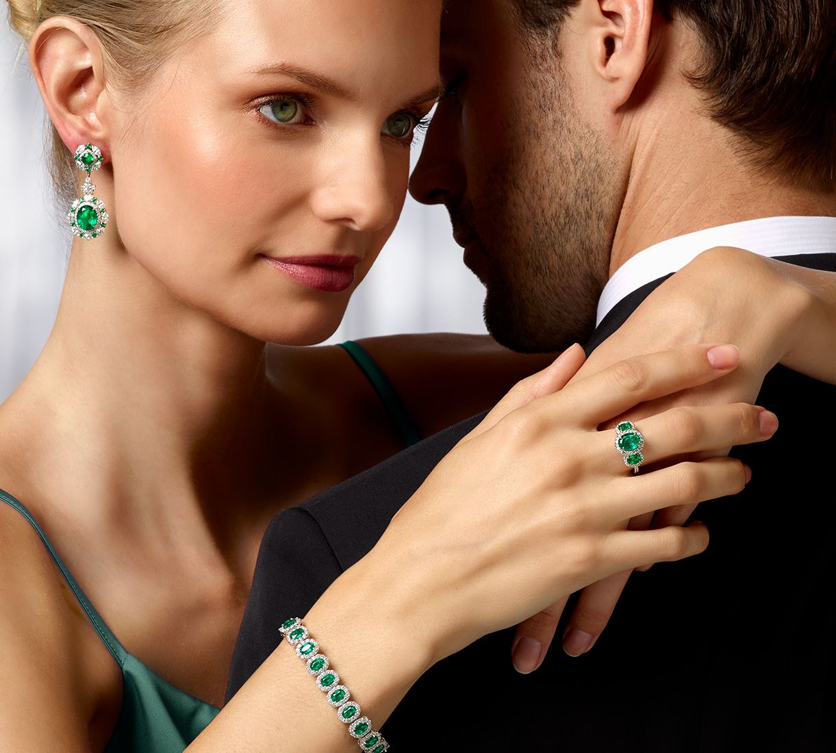 Accent-FW22-D1-Fashion.-126.2y-Edit-Edit-Edit.jpg