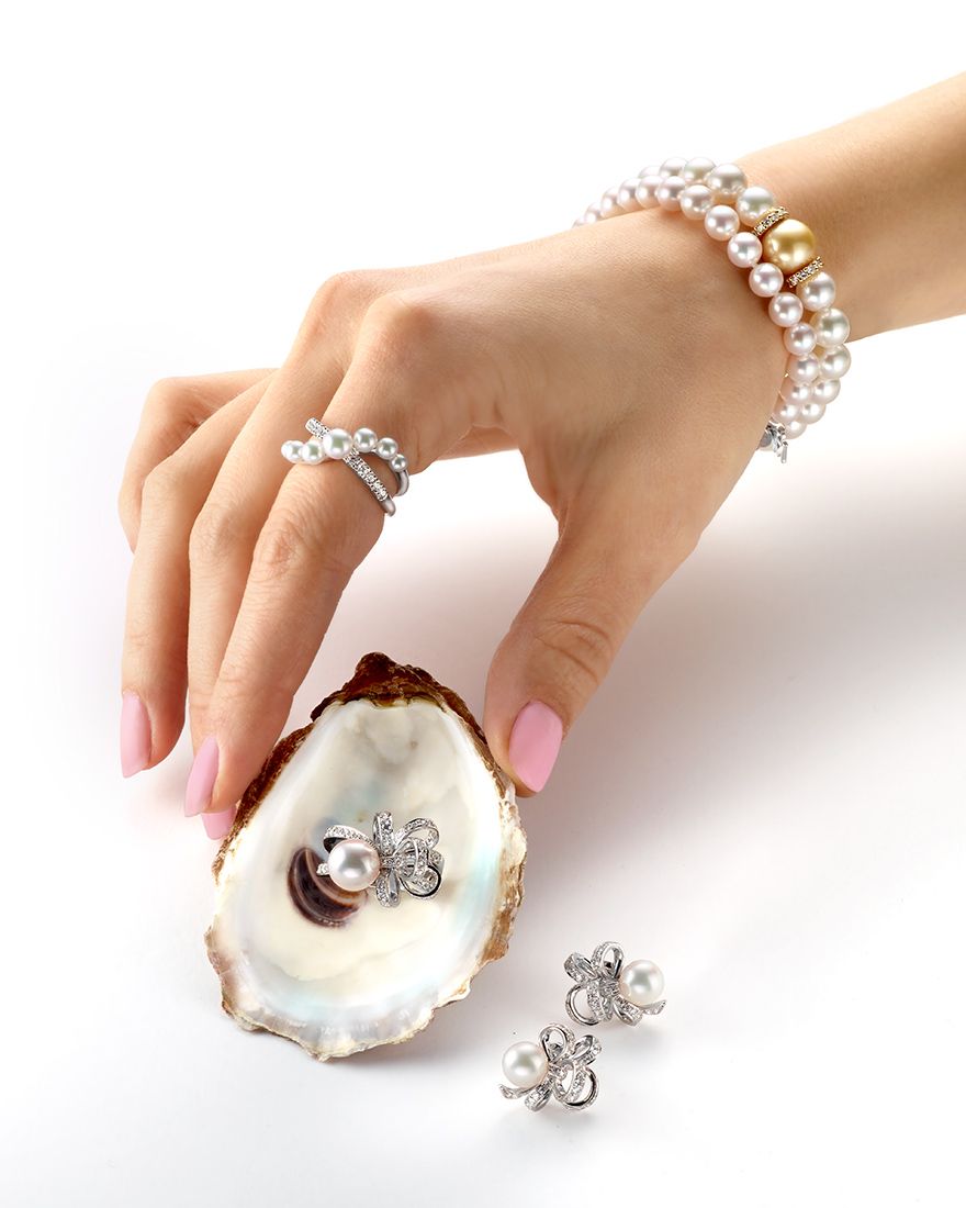 Hand-and-Pearls-RT-1-Edit.jpg