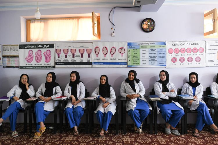 Afghan midwives_07.JPG