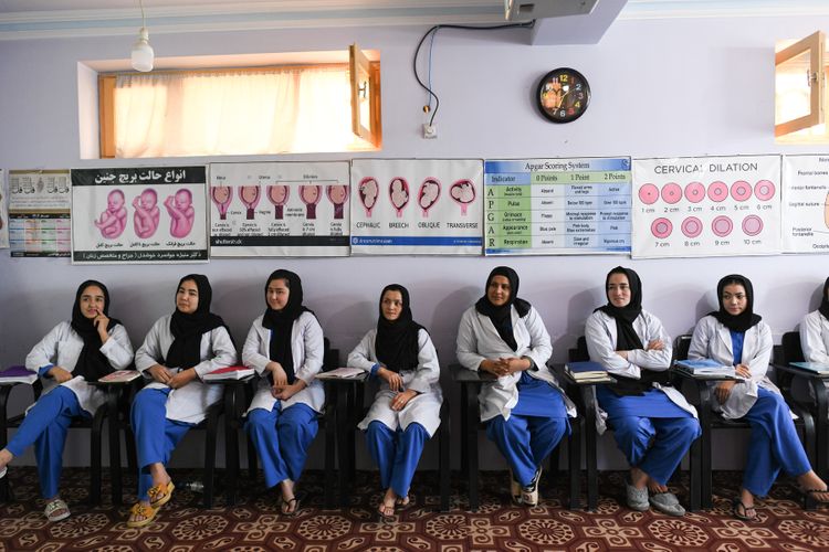 Midwives_Afghanistan_Hayashi_18.JPG
