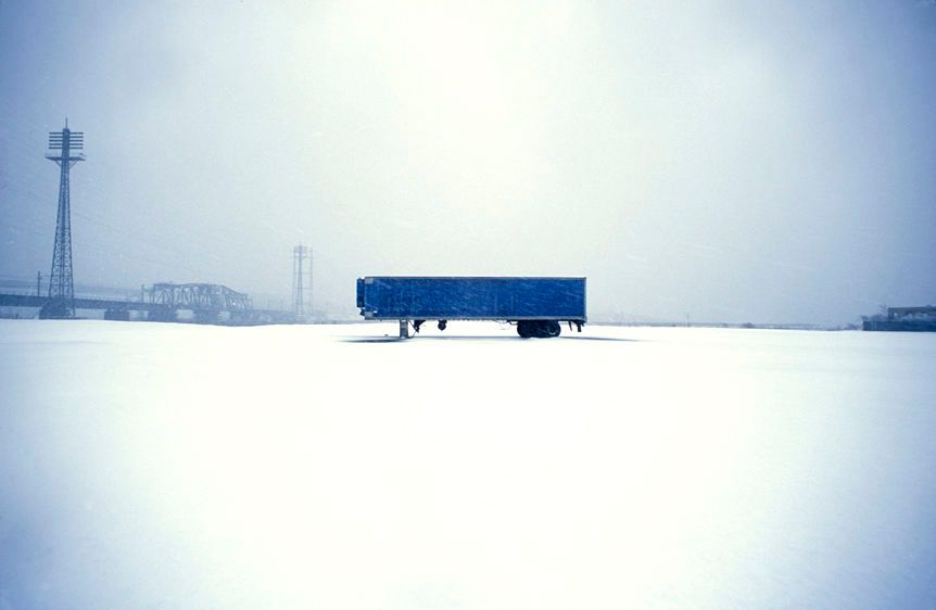 1blue_trailer_with_snow