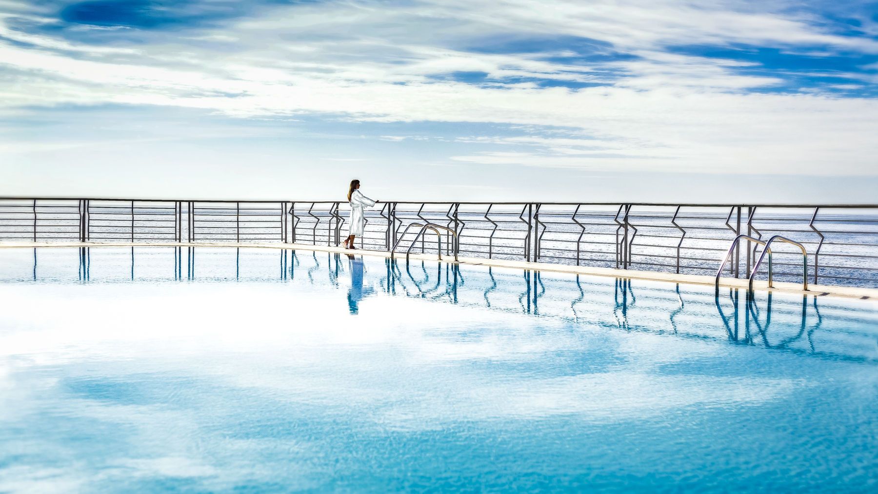 1girl_looking_out___1final