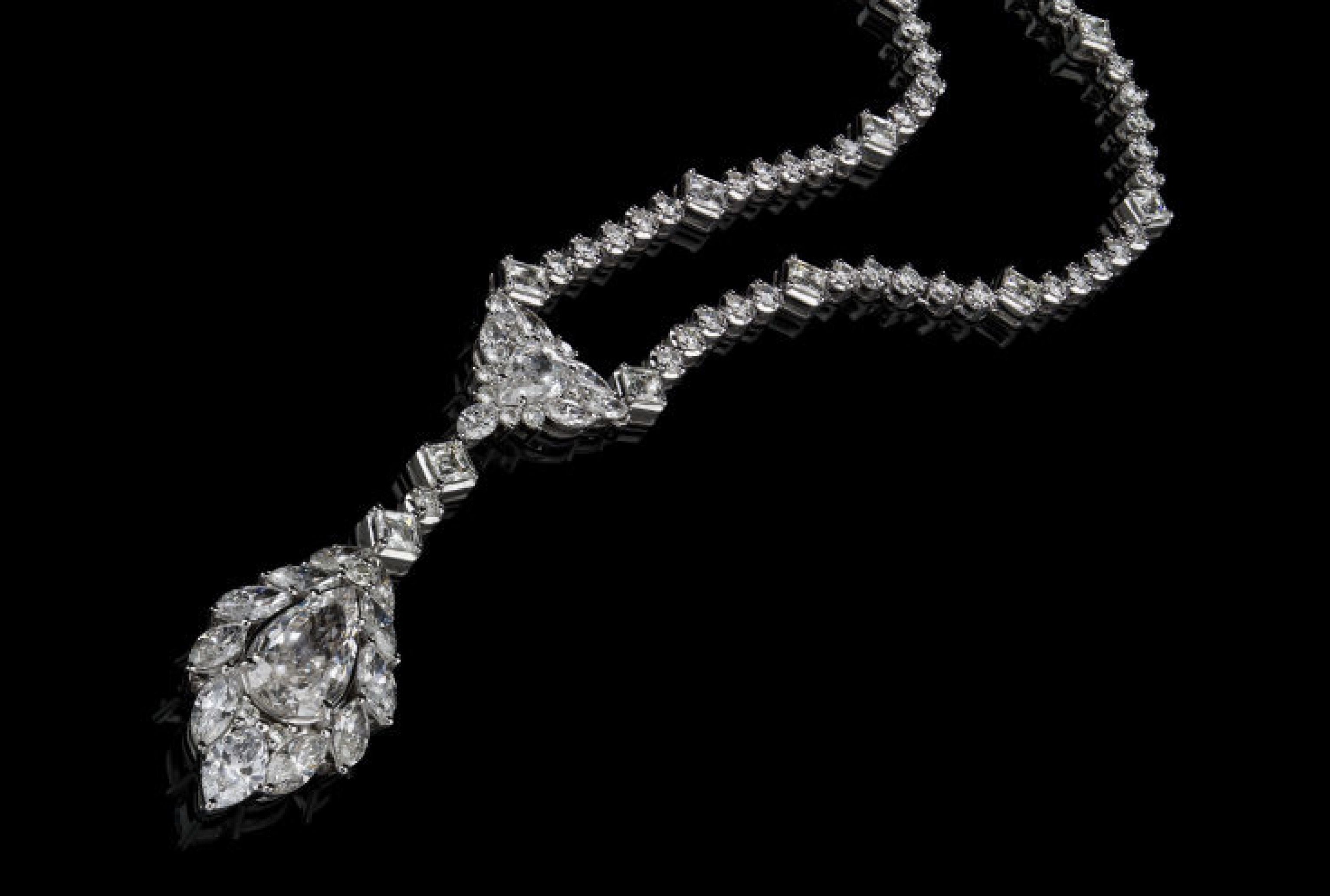 JewelryBlack_12.jpg