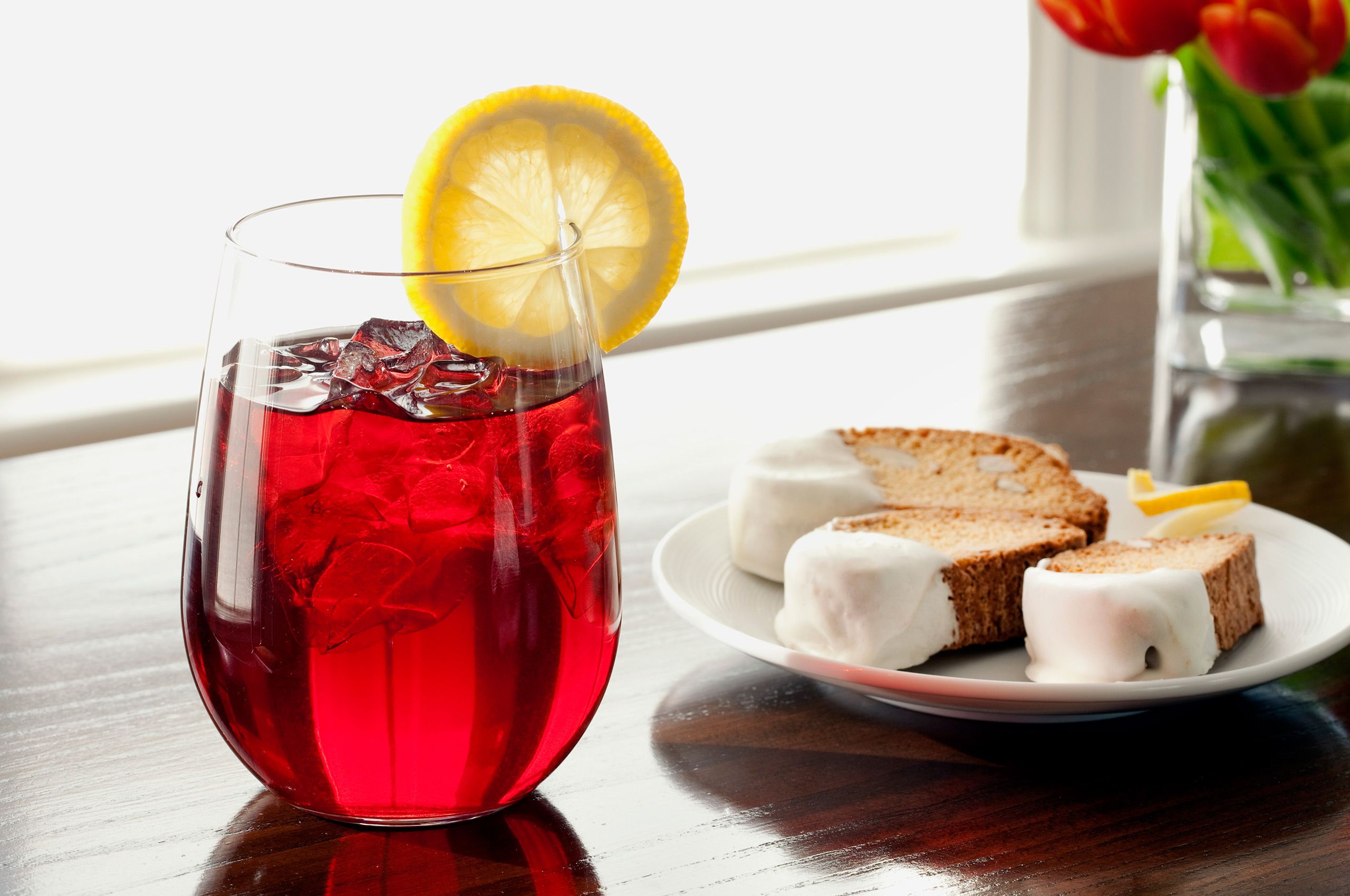 Berry iced tea with cream dipped biscotti.jpg