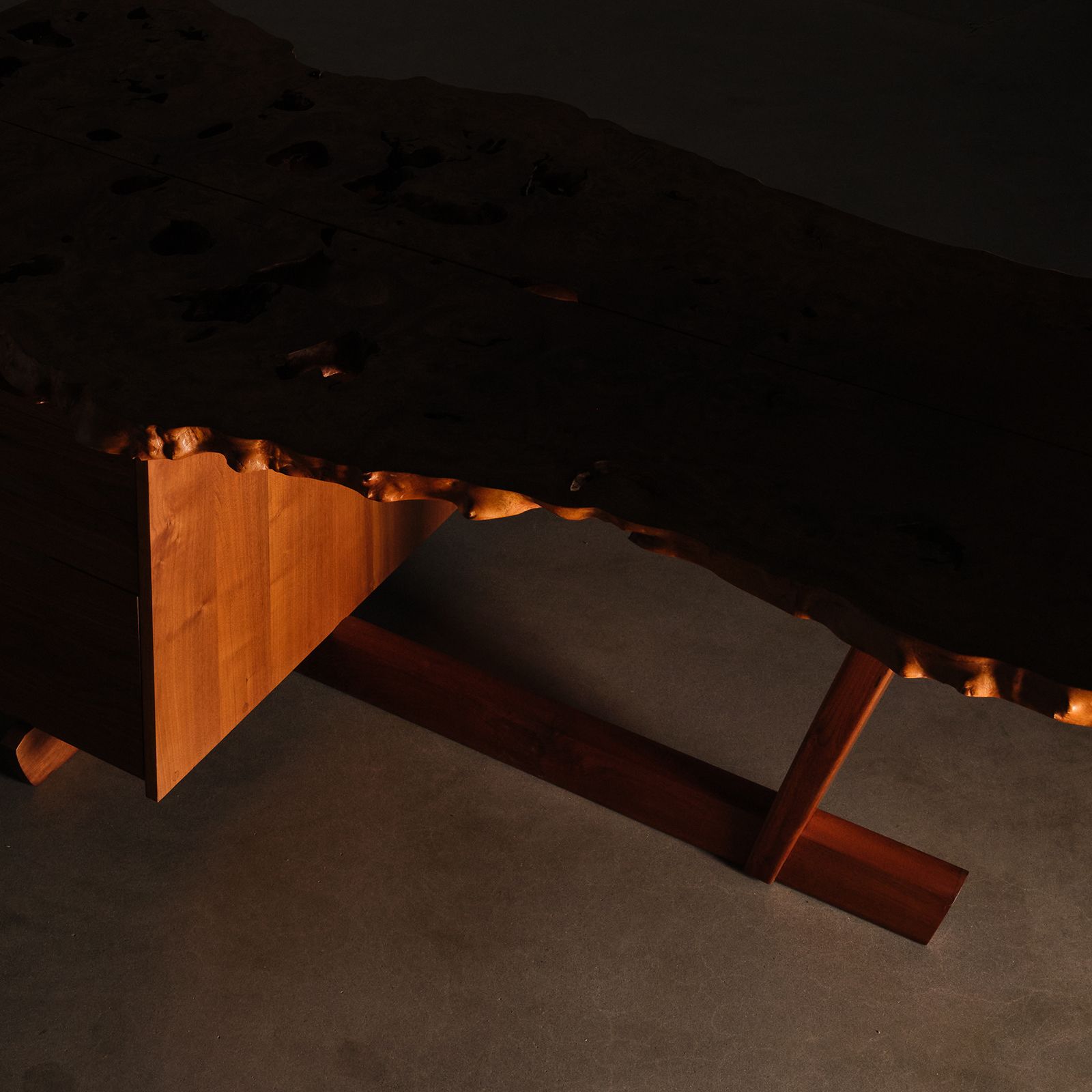 Mira Nakashima - Exceptional Custom Desk - 1998 - MG2161-2 copy 2.jpg