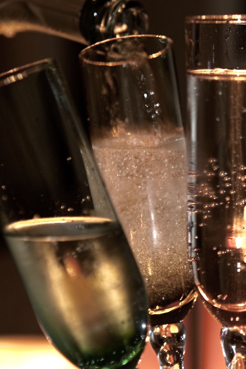1champagne_pour