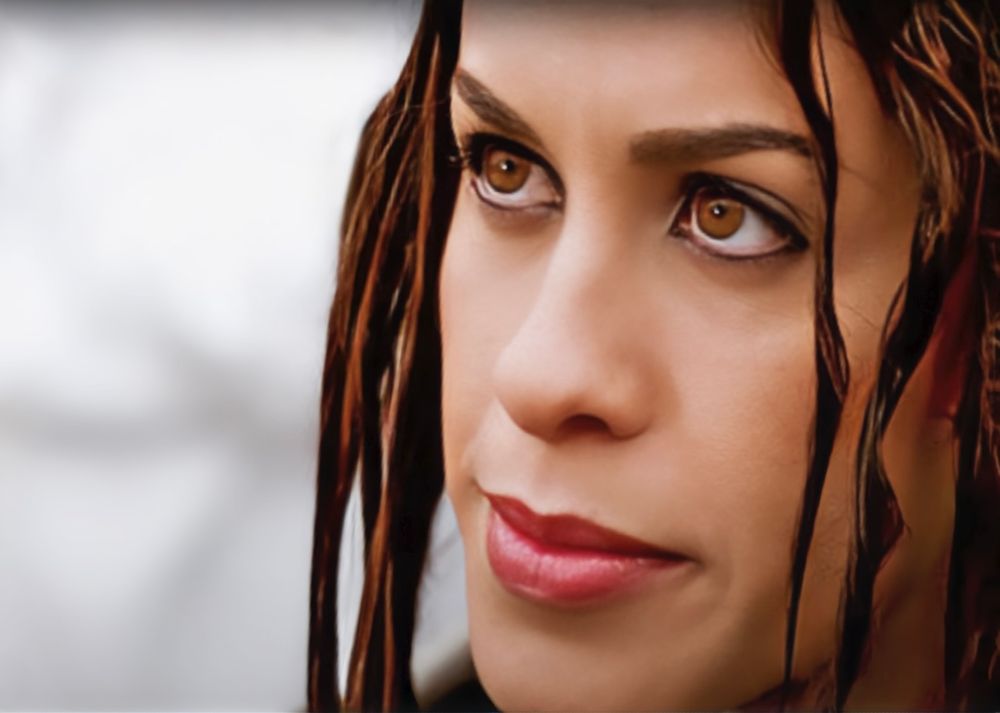 1996 Alanis Morissette untitled shoot-.jpeg