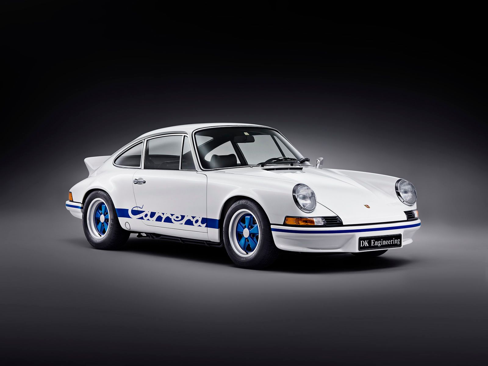 1porsche_front_3_4_v1