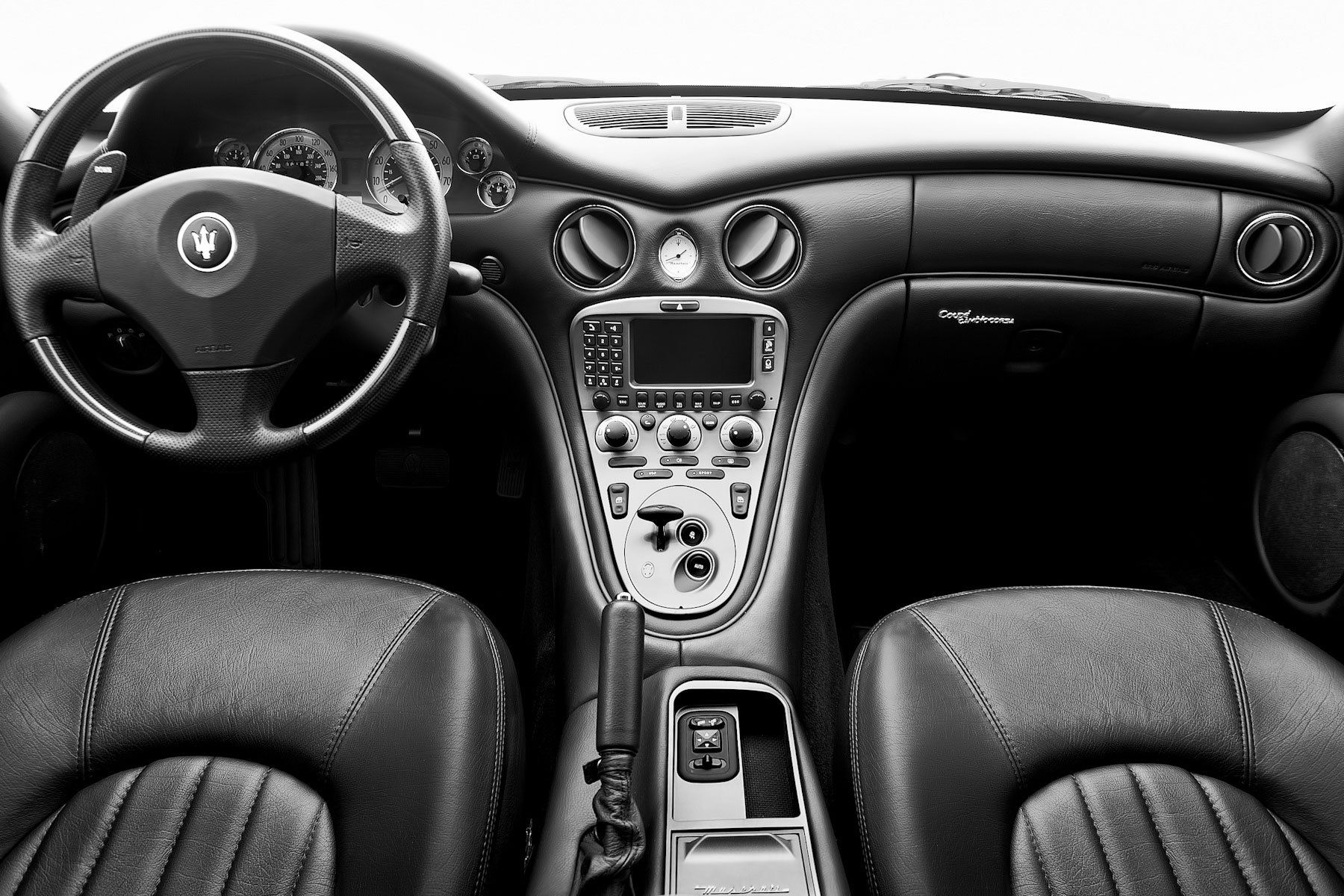 1maseratti_interior_edit.jpg