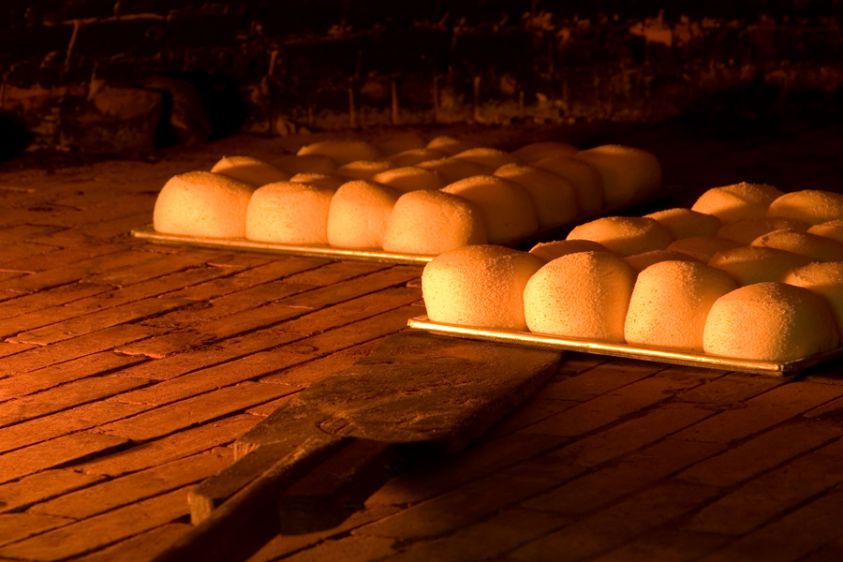 1Bread_in_Brick_Oven___6614_sRGB