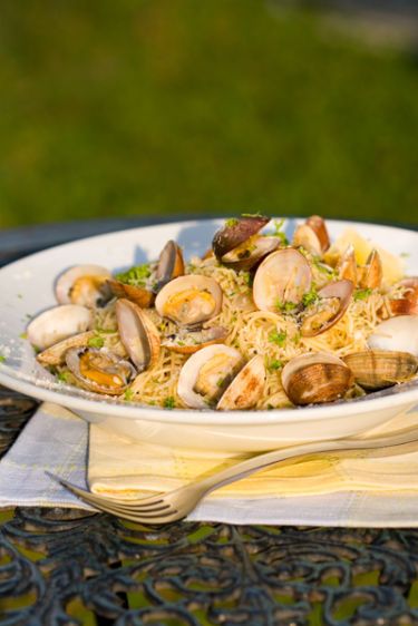1Baby_Clams_in_Angel_Hair_Pasta___5922_sRGB