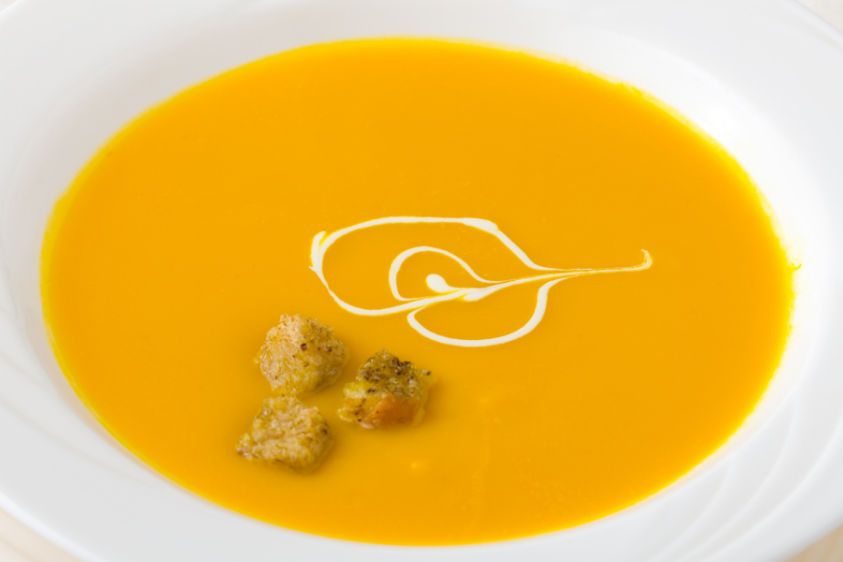 1squash_soup_with_tea_leaf_design___7479_sRGB