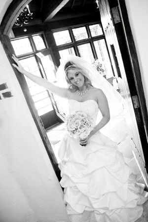 27_1_179_1pleasantdale_chateau_ray_jackie_walter_wedding_photography_white_dres.jpg