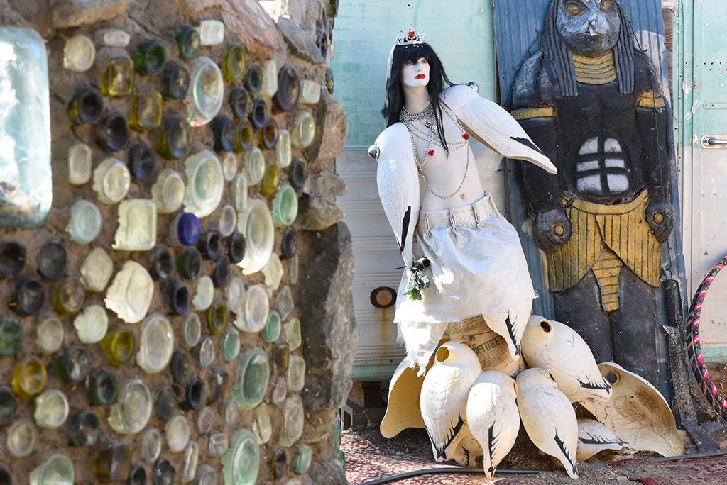 1womenareprincesses_a1_copyright__2015bobzahn