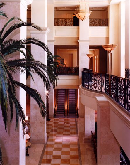 1Mariott_Escalator.jpg