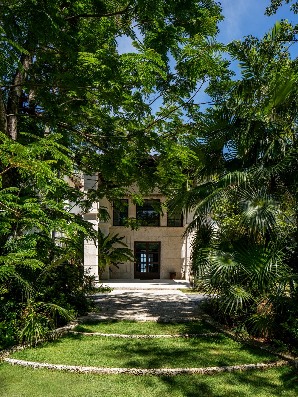 Mansion in Coconut Grove
