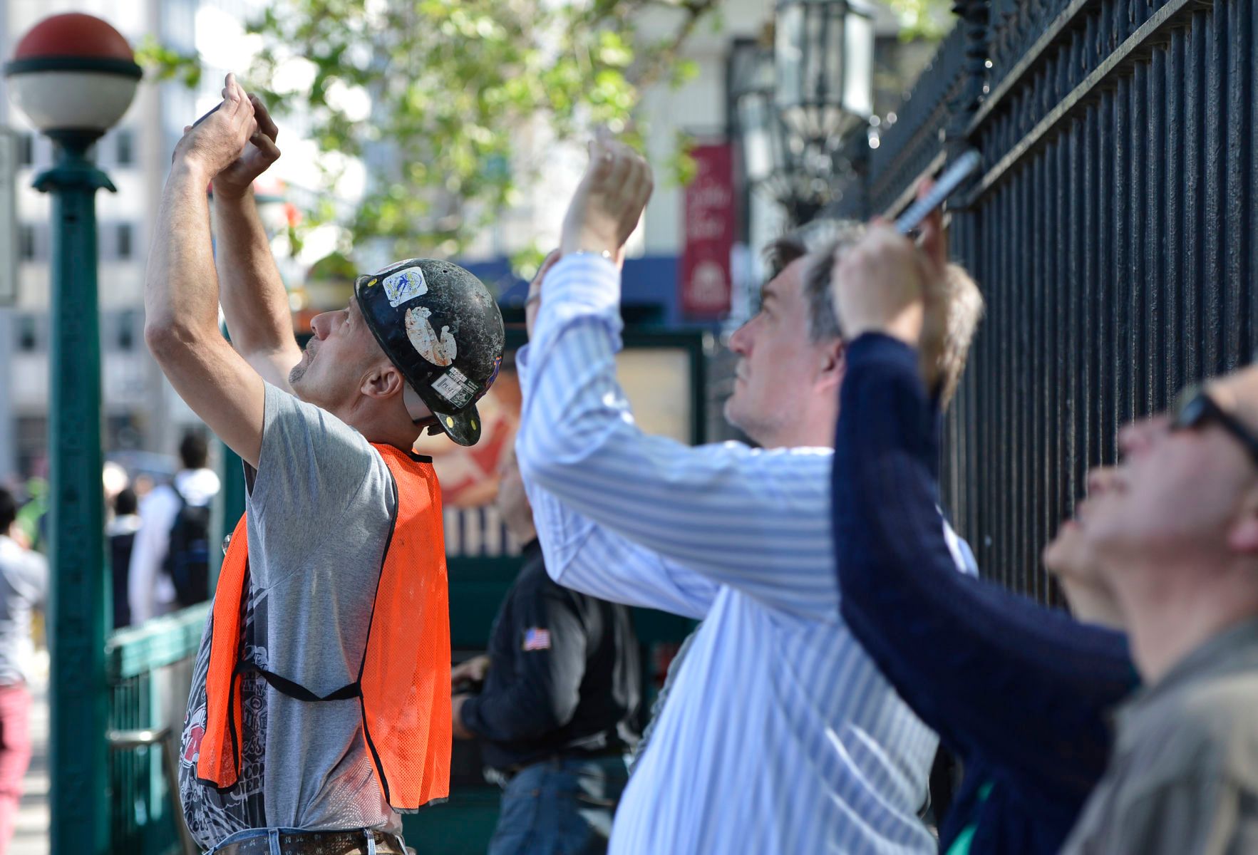 1051013_one_wtc_spire_installedpm178