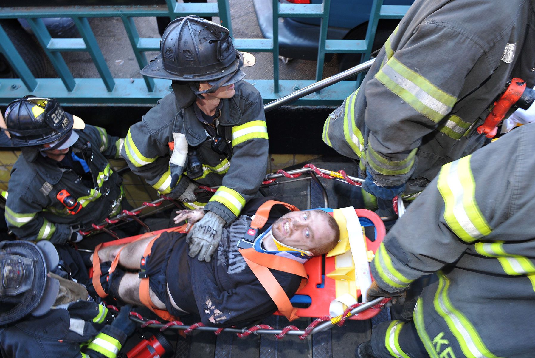 Brooklyn man hit by R train.