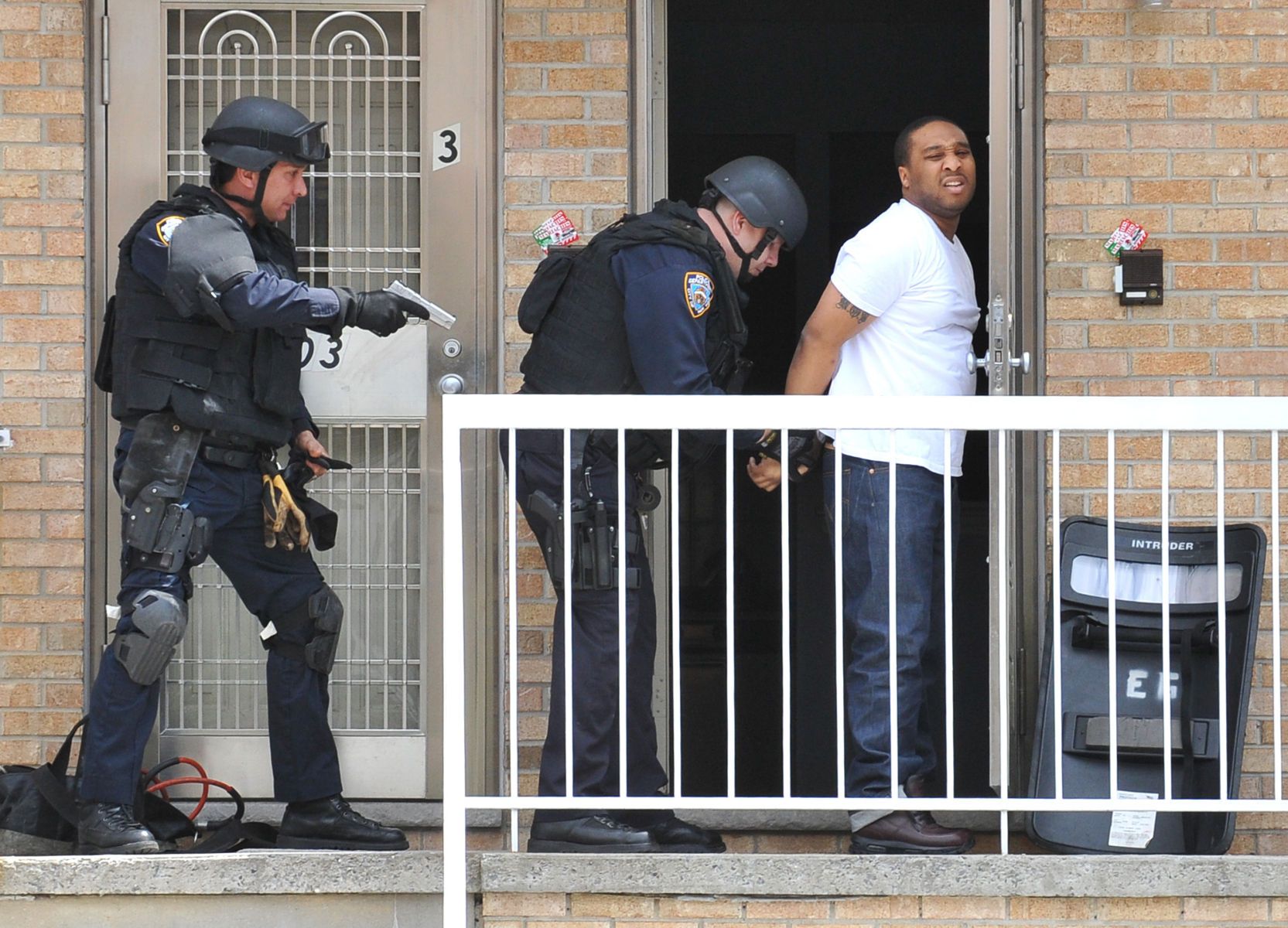 Brooklyn barricated perp.