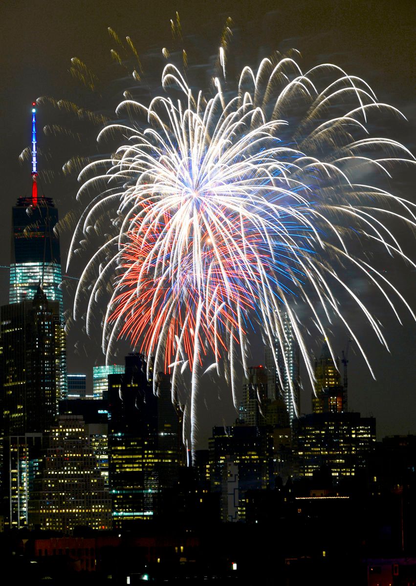 1070415_macy_s_july_4th_fireworkspm001