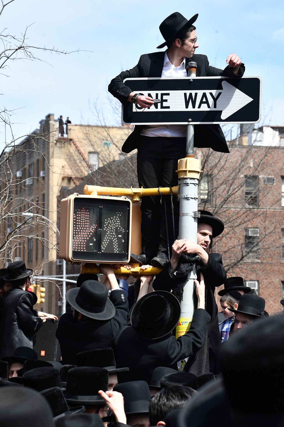 040219 Funeral for Rabbe Yisroel Avorhom Portugal PM053.JPG