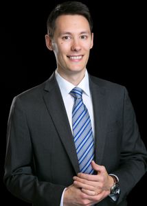 Kristina photographs amazing headshots for your corporate needs in Maryland and DC. Maryland corporate headshots