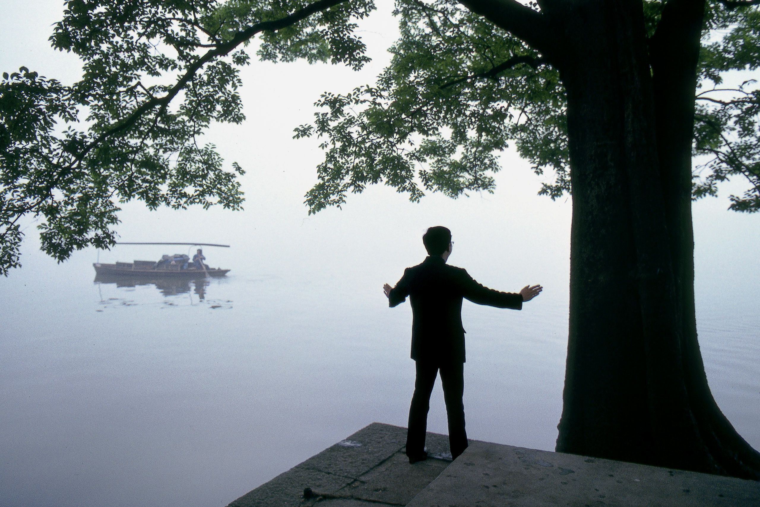 tai-chi-West-Lake-3-worked.jpg
