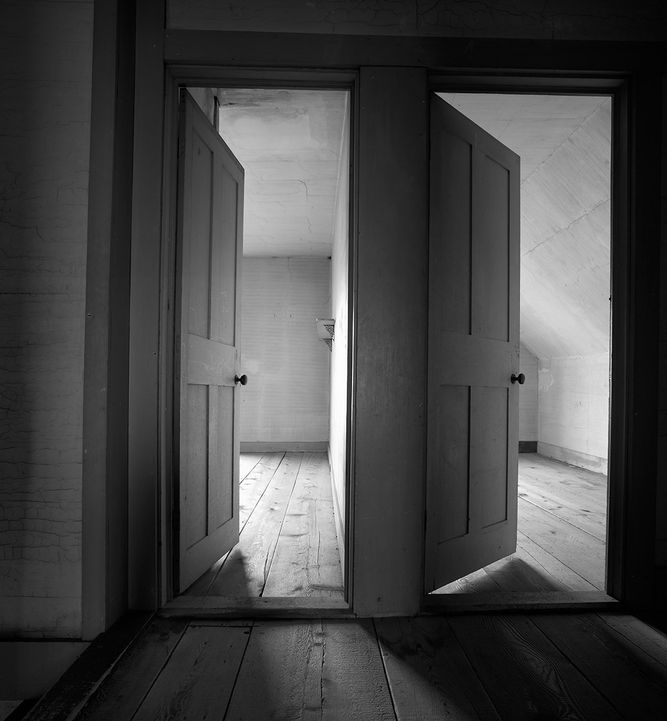 1kernan_olson_house_doors