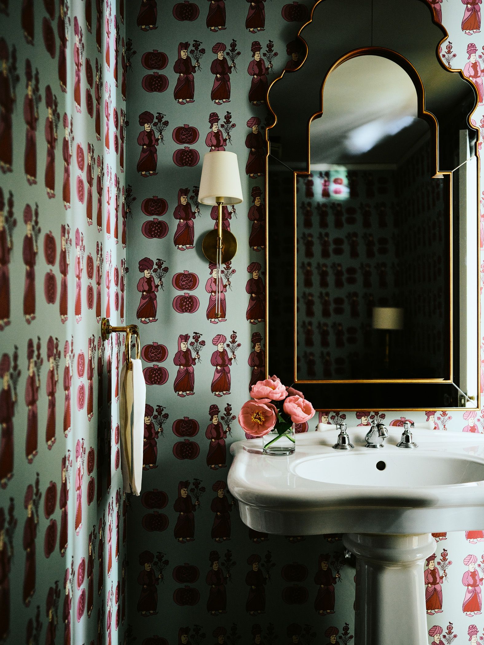 LizCaan_LanarkWellesley_Powder copy.jpg