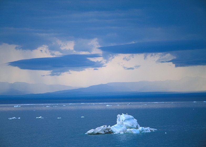 20" x 24" / $1,50024" x 30" / $2,25030" x 40" / $3,500The signed, limited edition of 33, includes all of the above sizes. Print will be shipped directly to client's framer. 1319_nwp_645_4k_8b