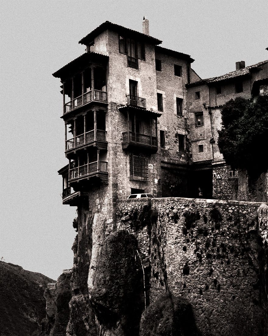 spain-cliff-house1.cp.1..jpg