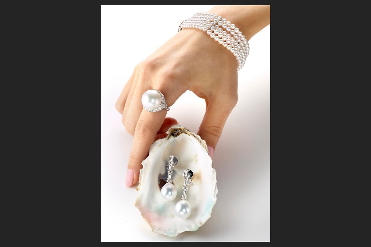 Hand and Pearls RT-4sm.jpg