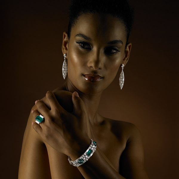 Dark-Model-jewelry.3web.jpg