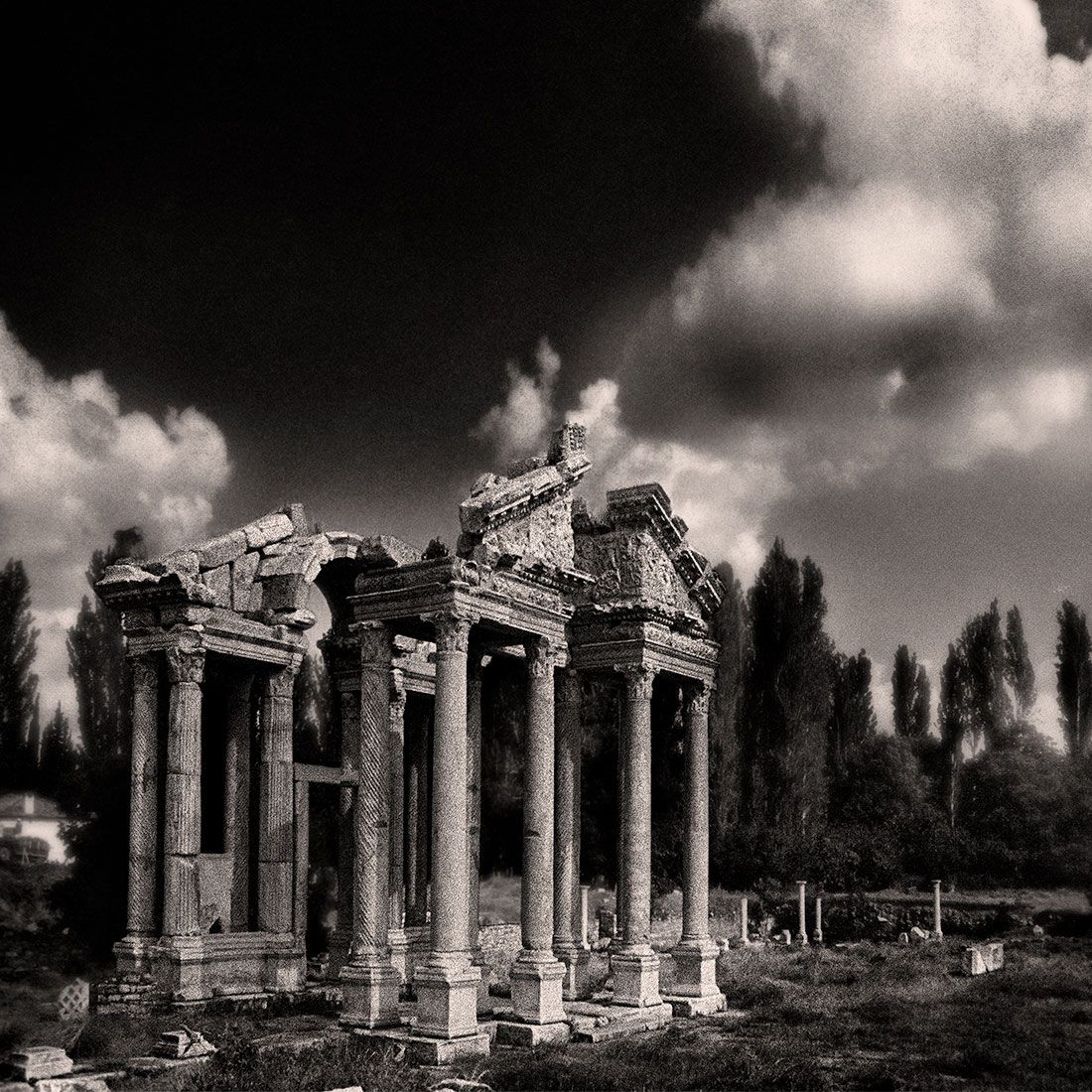 rome.building.working.3.flat-x.jpg