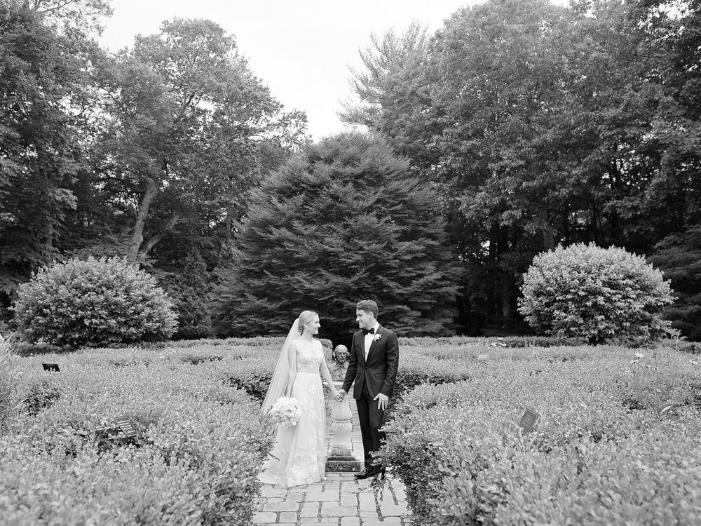 Wedding couple in a garden