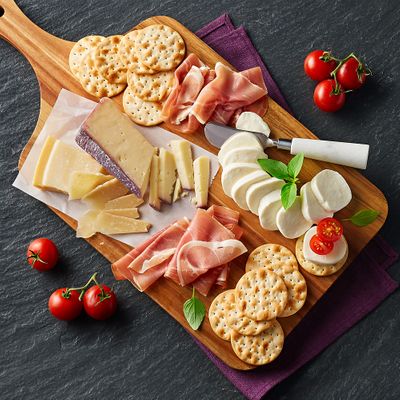 C-001742-01-300_216-31-0601_CheeseboardKit1_FOP.jpg