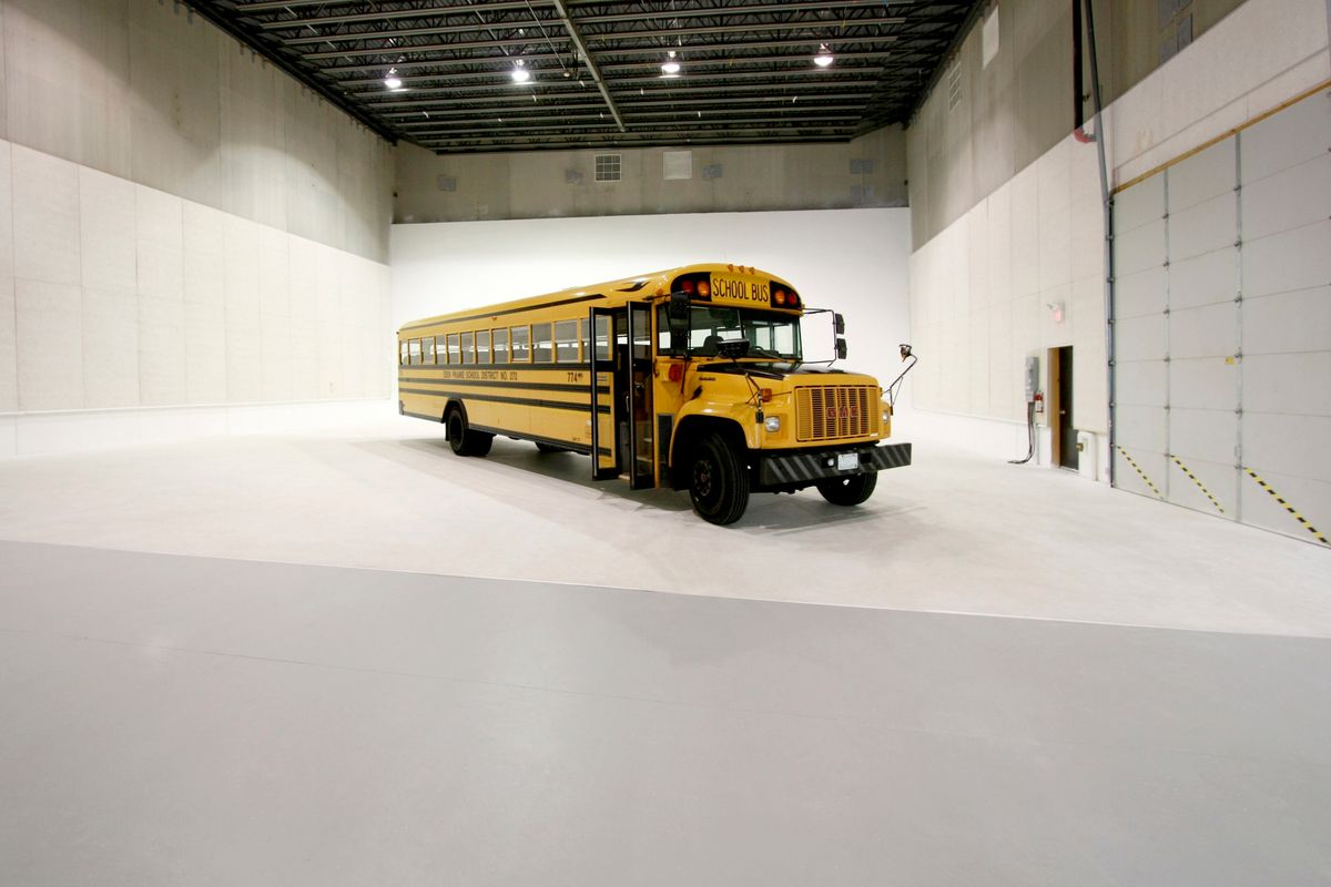 Bus_Studio1414.jpg