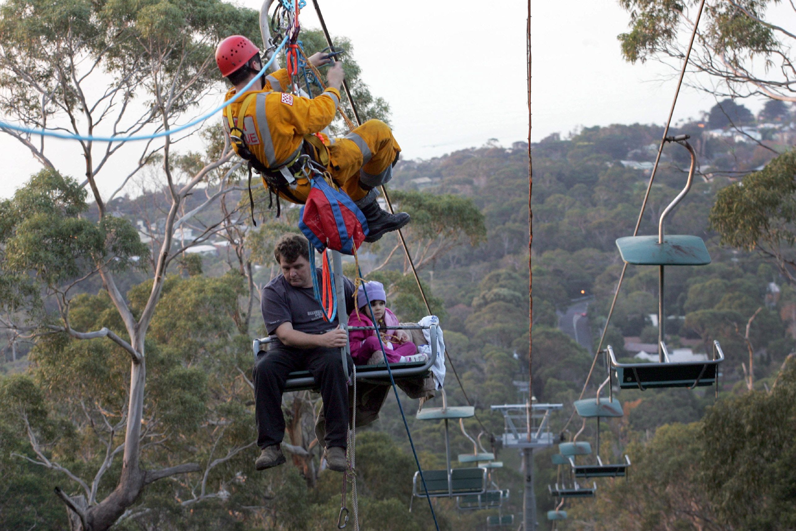 ARTHURS SEAT-564337@2009-08-31T11;38;37.JPG